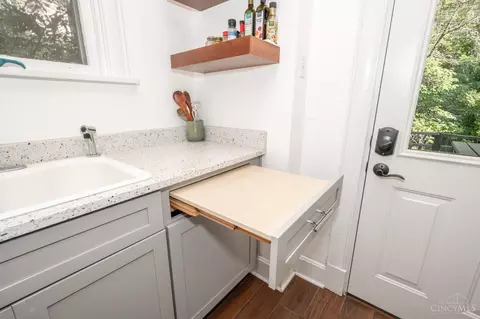Kitchen - 3476 Morrison Pl, Cincinnati, OH 45220 photo 2 of 4