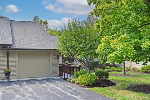 323 Miami Lakes Dr, Milford, OH 45150