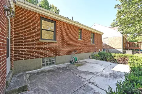 Exterior - 6114 Glade Ave, Cincinnati, OH 45230 photo 6 of 11