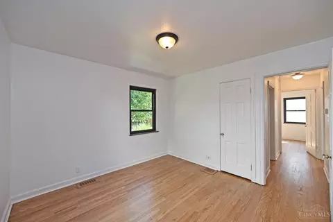 Bedroom - 6114 Glade Ave, Cincinnati, OH 45230 photo 3 of 6