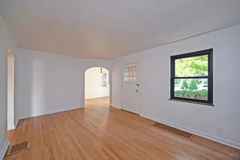 Living - 6114 Glade Ave, Cincinnati, OH 45230 photo 4 of 5