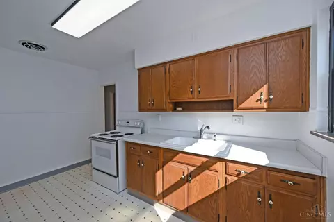 Kitchen - 6114 Glade Ave, Cincinnati, OH 45230 photo 2 of 3