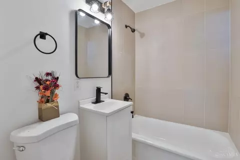 Bath - 8734 Grenada Dr, Cincinnati, OH 45231 photo 1 of 1