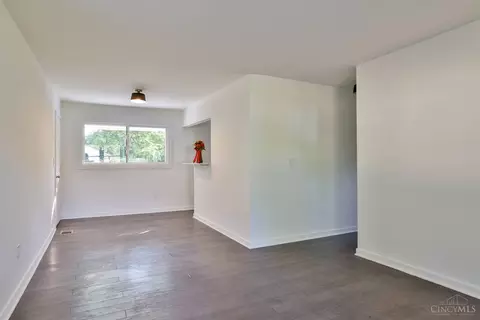 Living - 8734 Grenada Dr, Cincinnati, OH 45231 photo 4 of 5