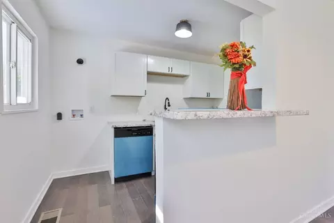 Kitchen - 8734 Grenada Dr, Cincinnati, OH 45231 photo 4 of 4