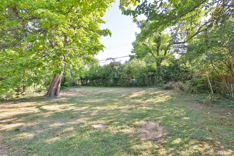 Exterior - 8734 Grenada Dr, Cincinnati, OH 45231 photo 5 of 6