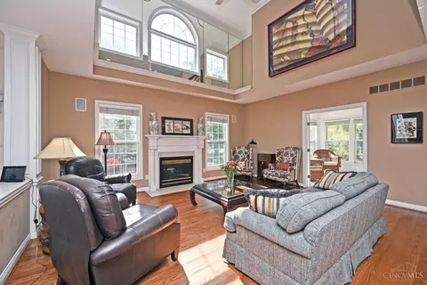 Living - 4008 Miami Rd, Mariemont, OH 45227 photo 3 of 9