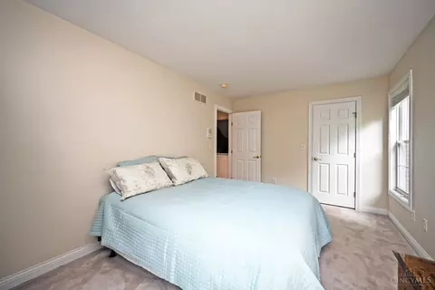 Bedroom - 4008 Miami Rd, Mariemont, OH 45227 photo 6 of 11