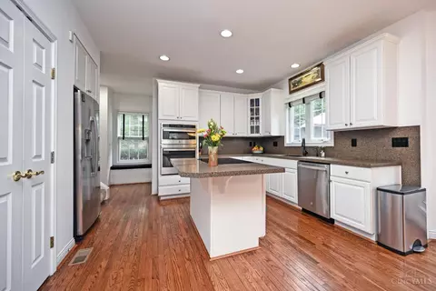 Kitchen - 4008 Miami Rd, Mariemont, OH 45227 photo 2 of 8