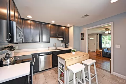 Kitchen - 3876 Snook Rd, Morrow, OH 45152 photo 4 of 4