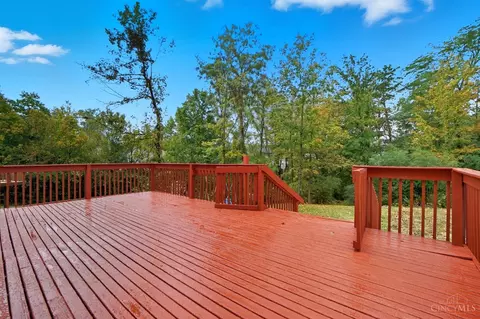 Exterior - 9648 Fallshill Cir, Cincinnati, OH 45231 photo 6 of 9