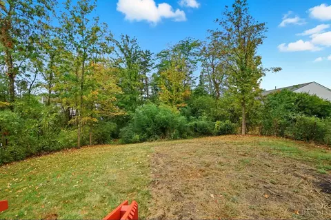 Exterior - 9648 Fallshill Cir, Cincinnati, OH 45231 photo 7 of 9