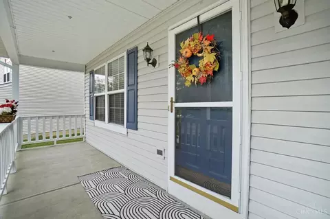 Exterior - 9648 Fallshill Cir, Cincinnati, OH 45231 photo 4 of 9