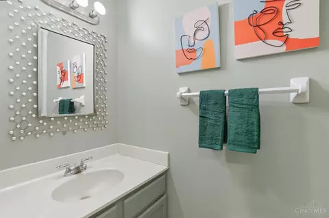 Bath - 9648 Fallshill Cir, Cincinnati, OH 45231 photo 1 of 3
