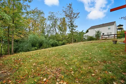 Exterior - 9648 Fallshill Cir, Cincinnati, OH 45231 photo 8 of 9