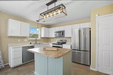 Kitchen - 9648 Fallshill Cir, Cincinnati, OH 45231 photo 1 of 3