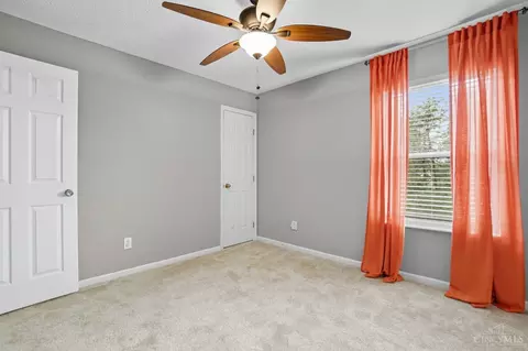 Bedroom - 9648 Fallshill Cir, Cincinnati, OH 45231 photo 8 of 10