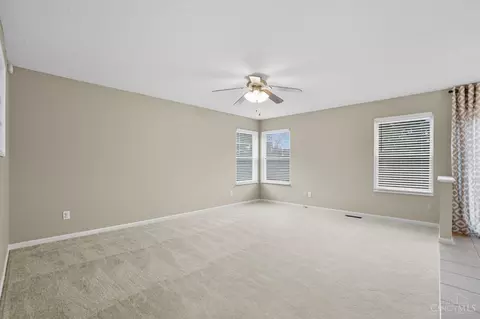 Living - 9648 Fallshill Cir, Cincinnati, OH 45231 photo 1 of 4