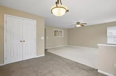 Living - 9648 Fallshill Cir, Cincinnati, OH 45231 photo 4 of 4