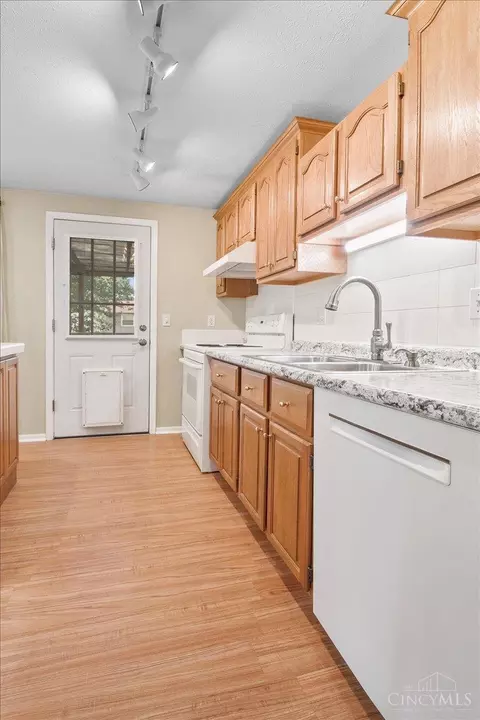 12059 Hazelhurst Dr, Cincinnati, OH 45240 photo 13