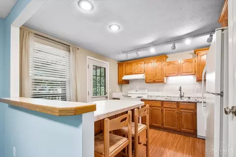12059 Hazelhurst Dr, Cincinnati, OH 45240 photo 9