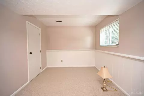 Bedroom - 2439 Hazelcrest Ln, Cincinnati, OH 45231 photo 8 of 8