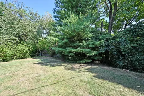 Exterior - 2439 Hazelcrest Ln, Cincinnati, OH 45231 photo 7 of 13