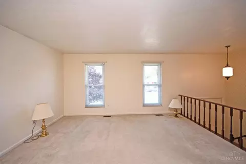 Living - 2439 Hazelcrest Ln, Cincinnati, OH 45231 photo 1 of 4
