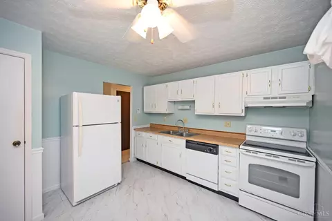 Kitchen - 2439 Hazelcrest Ln, Cincinnati, OH 45231 photo 1 of 3