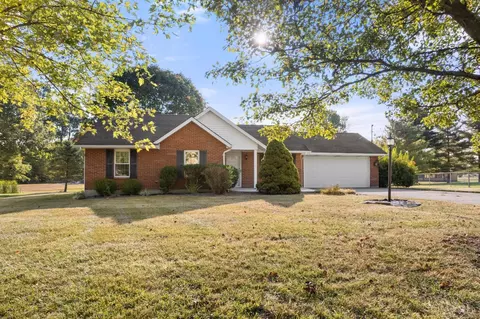 2412 Gatetree Ln, Batavia, OH 45103