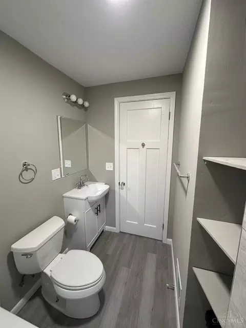 Bath - 4798 Prosperity Pl, Cincinnati, OH 45238 photo 3 of 4