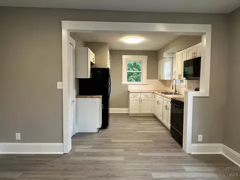 Kitchen - 4798 Prosperity Pl, Cincinnati, OH 45238 photo 1 of 6