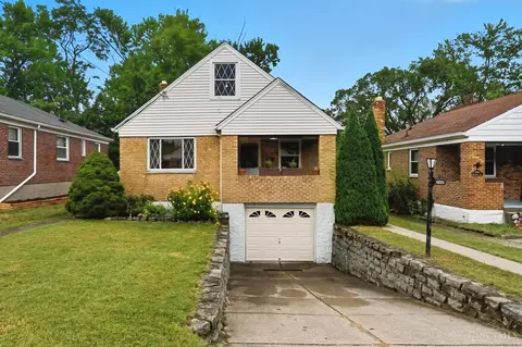 4038 Washington Ave, Cheviot, OH 45211