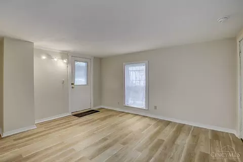 Living - 219 Seventieth St, Cincinnati, OH 45216 photo 1 of 2