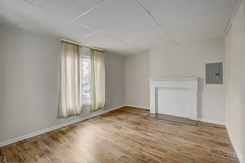 Living - 219 Seventieth St, Cincinnati, OH 45216 photo 2 of 2