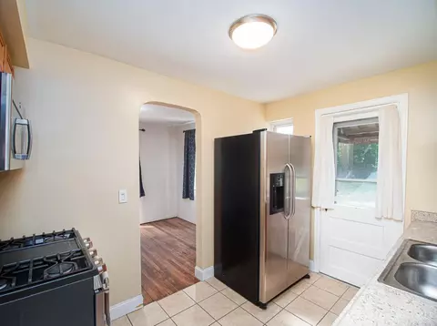 Kitchen - 1277 Prospect Pl, Cincinnati, OH 45231 photo 3 of 3