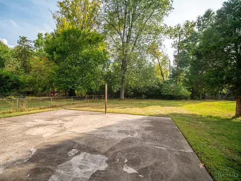 Exterior - 1277 Prospect Pl, Cincinnati, OH 45231 photo 4 of 5