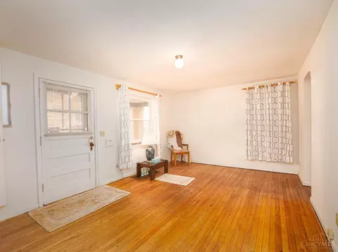 Entry Way - 1277 Prospect Pl, Cincinnati, OH 45231 photo 1 of 1