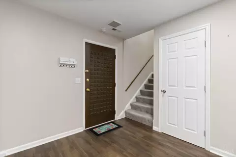 Entry Way - 63 Stillmeadow Dr, Cincinnati, OH 45245 photo 2 of 3