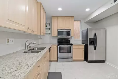 Kitchen - 63 Stillmeadow Dr, Cincinnati, OH 45245 photo 3 of 3