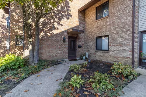 63 Stillmeadow Dr, Cincinnati, OH 45245