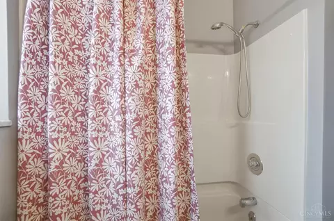 Bath - 107 Etta Ave, Harrison, OH 45030 photo 4 of 4