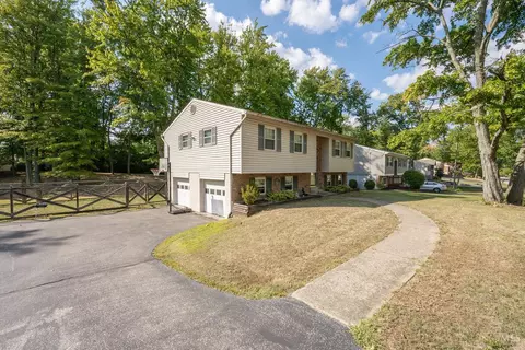 3963 Benjamin St, Cincinnati, OH 45245 photo 3