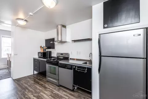 Kitchen - 720 Main St, Cincinnati, OH 45202 photo 2 of 2