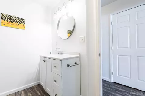 Bath - 720 Main St, Cincinnati, OH 45202 photo 2 of 2