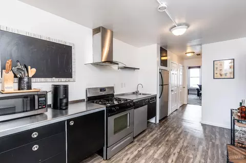 Kitchen - 720 Main St, Cincinnati, OH 45202 photo 1 of 2