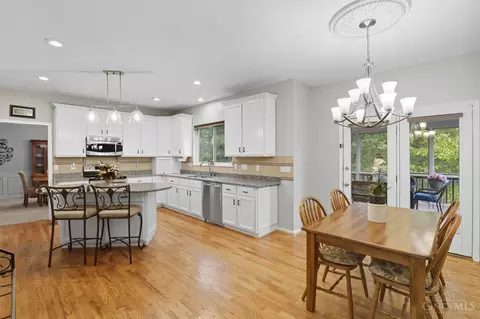 Kitchen - 654 Tournament Dr, Cincinnati, OH 45244 photo 2 of 4