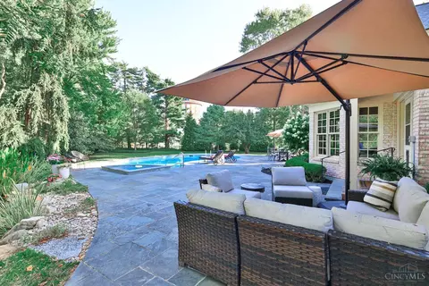7600 Foxgate Ln, Cincinnati, OH 45243 photo 6