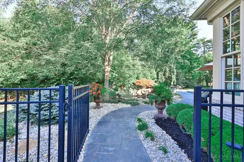 7600 Foxgate Ln, Cincinnati, OH 45243 photo 11