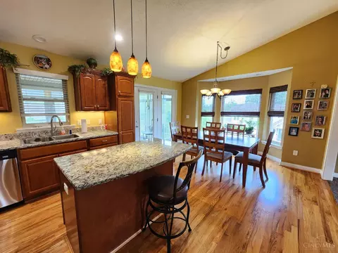 Kitchen - 5984 W Fork Rd, Cincinnati, OH 45247 photo 1 of 4